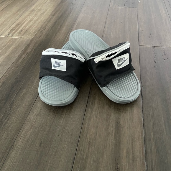 nike slides pocket